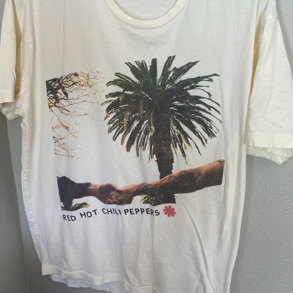 Red Hot Chili Pepper tshirt